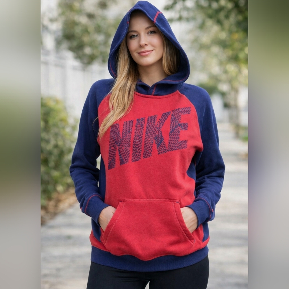 Nike Therma Fit Women's Pullover Hoodie Red & Dark Blue